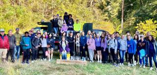 Shady Side Academy Students with Park Commission members and PWD employees at the fall 2023 Hardie Valley Park Planting event